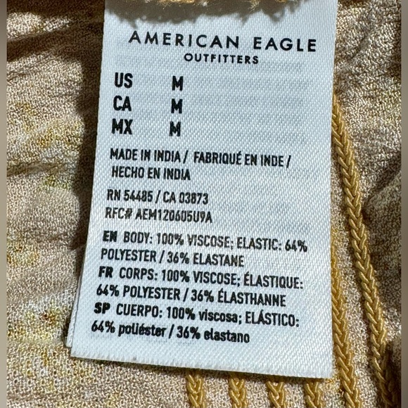 🔴Women’s American Eagle Smocked Peasant Crop Top Quarter Sleeve Yellow Floral M - Picture 8 of 8